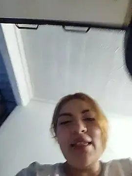 mila_curvy's cam snapshot