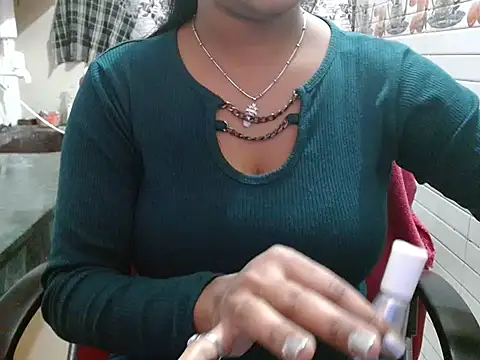 LovingPihu's cam snapshot