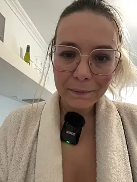 EmyLana live sex cam