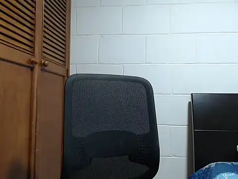 dimitriquiet05's cam snapshot