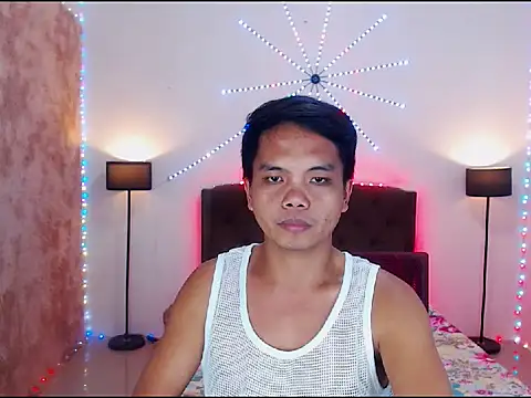 XExtraServiceManX's cam snapshot