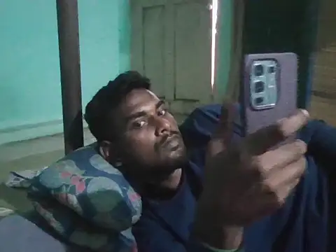 Tamilgud23's cam snapshot