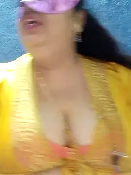 tamilthanushri live sex cam