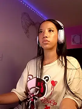 SallyWhitee's cam snapshot