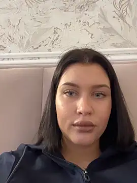 KikiWatson live sex cam