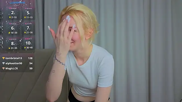 Taraheers live sex cam