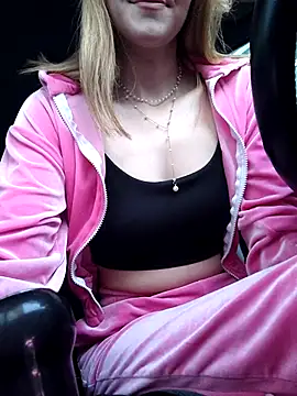 YOOUR_EVAA live sex cam