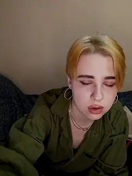 Gussie_Bridie's cam snapshot