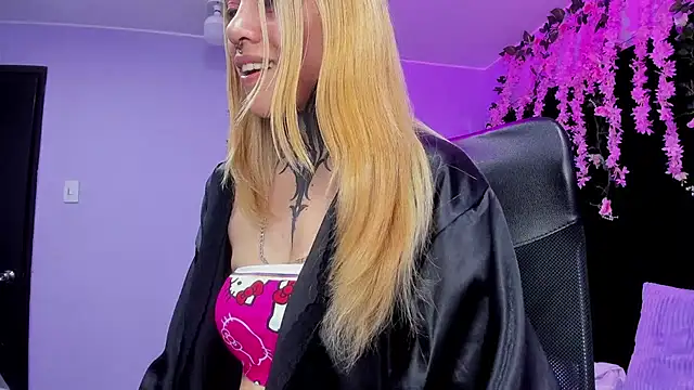 Dakota_Angell_'s cam snapshot