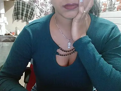 LovingPihu's cam snapshot