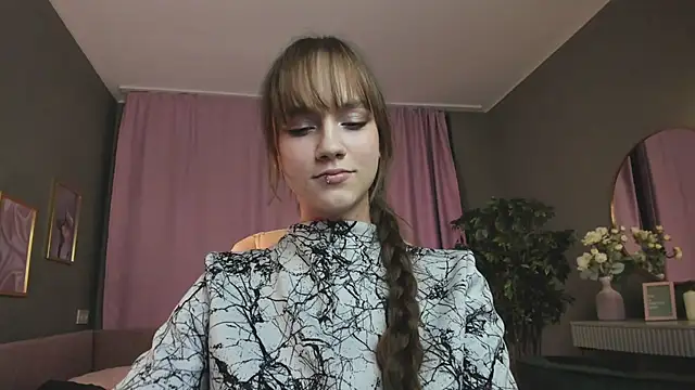 Jamie_Chung's cam snapshot