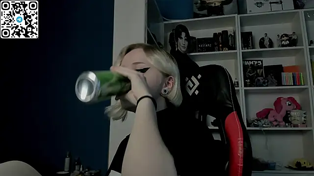 Holy_Mistress_S's cam snapshot