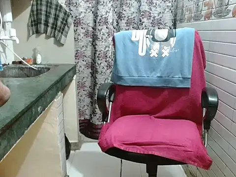 LovingPihu live sex cam