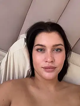 KikiWatson live sex cam