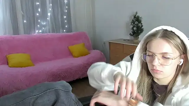 HitGyrl's cam snapshot