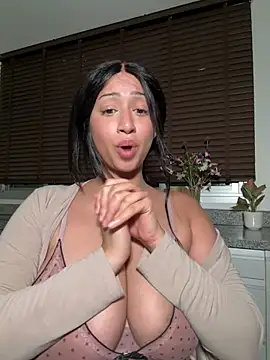 Naomisroom's cam snapshot