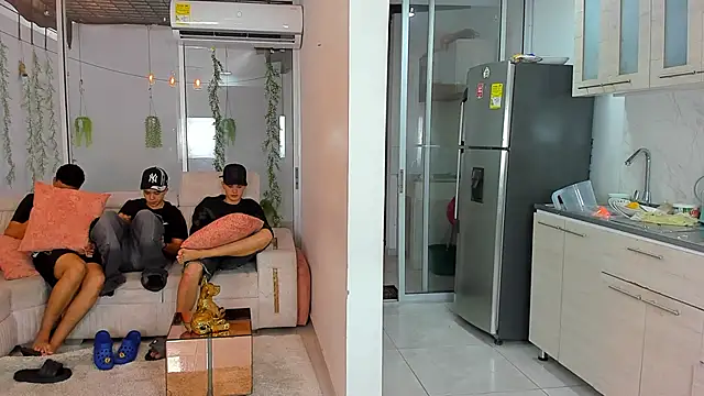 Houseofwarrios live sex cam