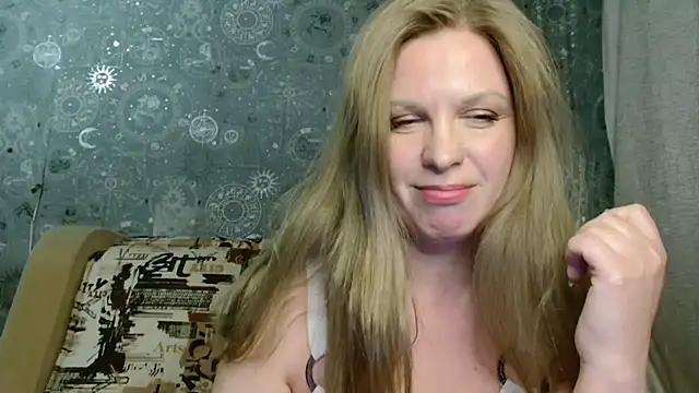 BlondeFox's cam snapshot