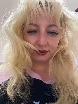 RonnieKiss live sex cam