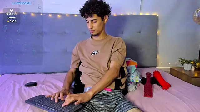 Chris_Angel_ live sex cam