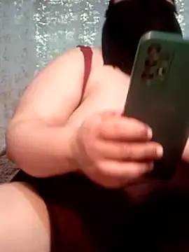 Faiza-'s cam snapshot