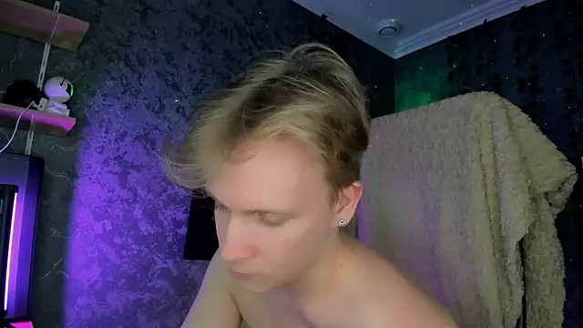 AlexxSweet live sex cam