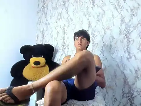 Valentino_Lane live sex cam