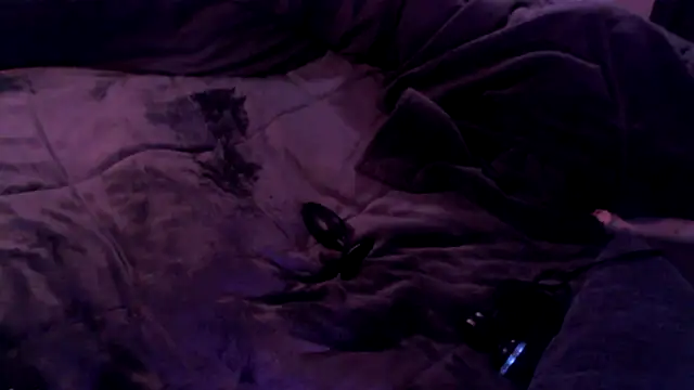 SpunsieLove live sex cam