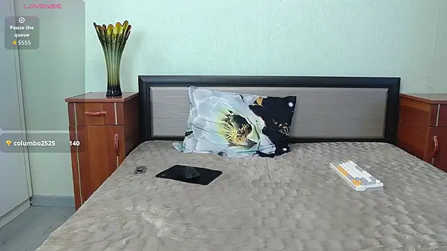 Zoro1999 live sex cam