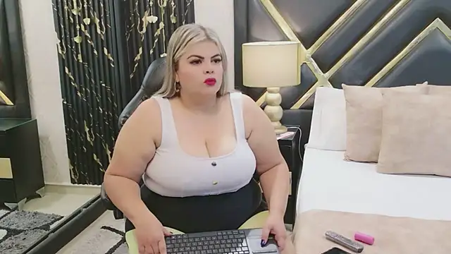 KiimBrooks live sex cam