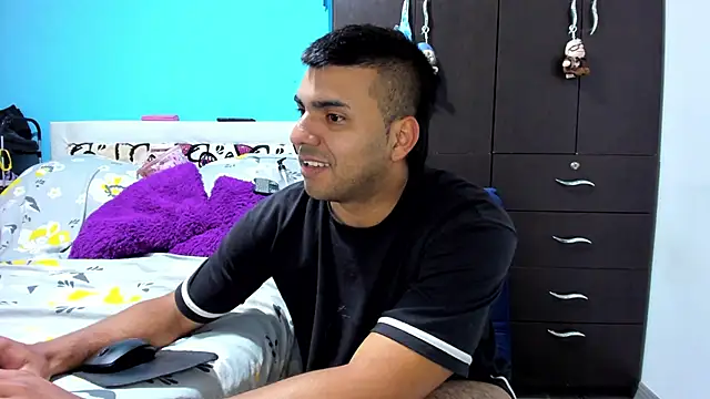 LazyandSniffer28 live sex cam