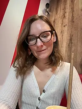 The_Snowwhitee live sex cam