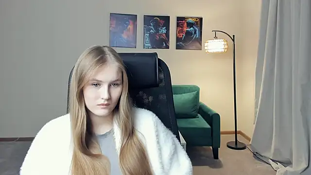 LoiseDumez's cam snapshot