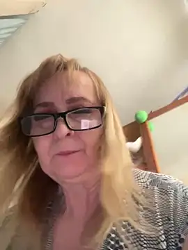 Irina2909@xh live sex cam