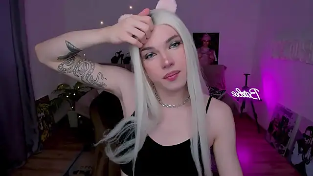 YourTrixie live sex cam