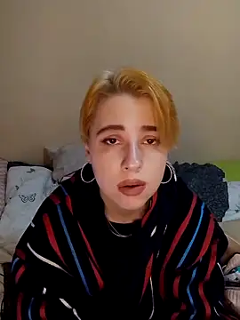 Gussie_Bridie's cam snapshot