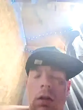 whitetrashsag420 live sex cam