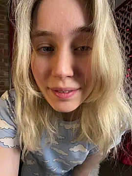 LovelyMiu live sex cam