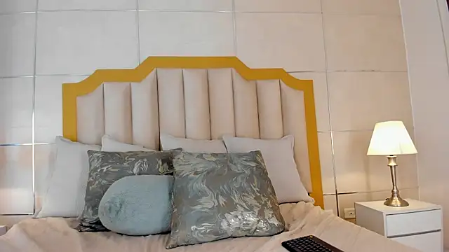 Crystal_Rose__'s cam snapshot