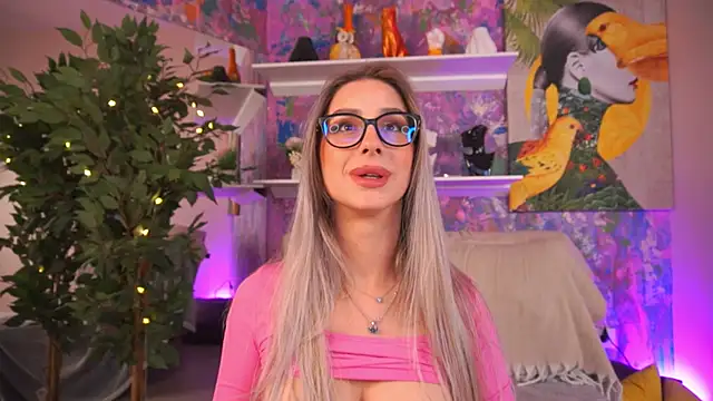 MaddieBryggs live sex cam