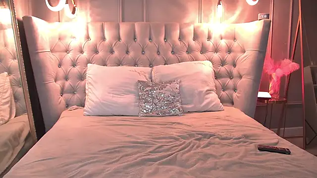 RinaBlowe live sex cam