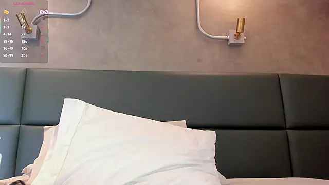 Emily_Monroe_ live sex cam