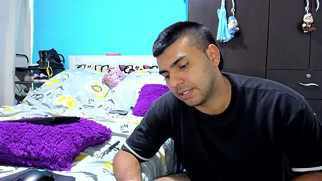 LazyandSniffer28 live sex cam