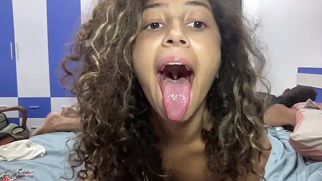 absoluthorrorfield live sex cam