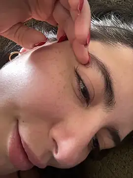 sukhakunis1 live sex cam