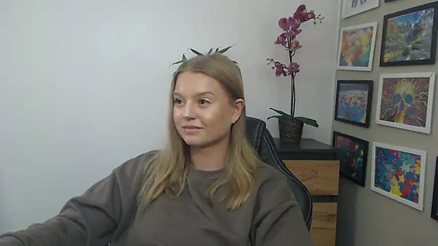 Mysteryerica's cam snapshot