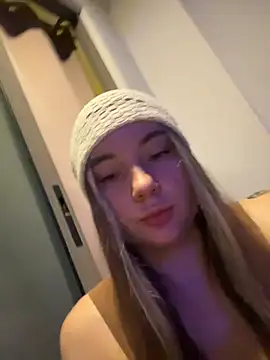 VineraSweet's cam snapshot