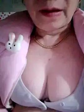 small-house123's cam snapshot