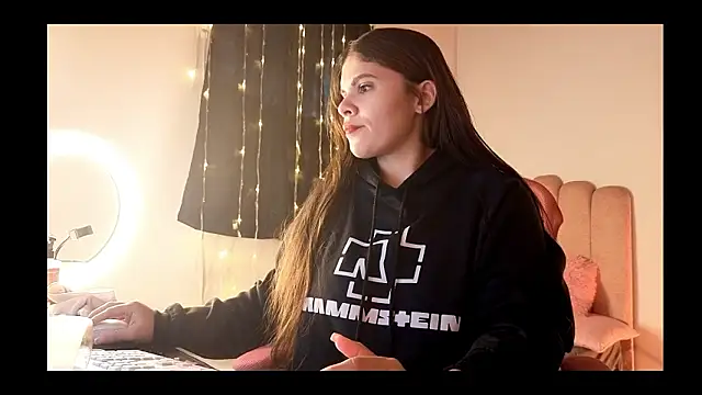 vickvalencia2's cam snapshot