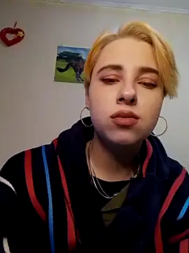 Gussie_Bridie's cam snapshot